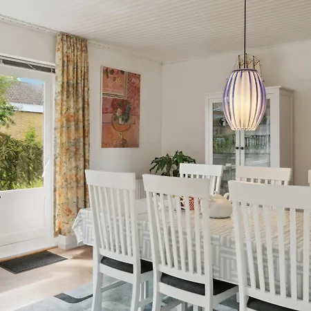 Дом отдыха 3 Bedroom Stunning In *