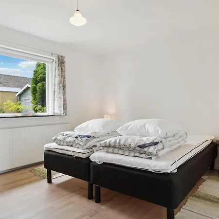 3 Bedroom Stunning In 펜션